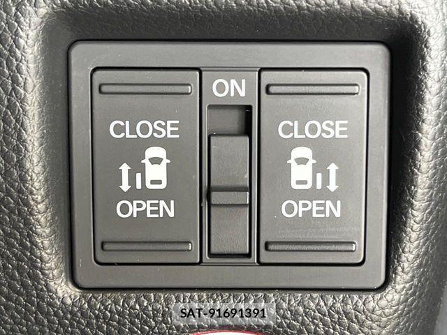 Honda N BOX CUSTOM 2018-02 8458050-3
