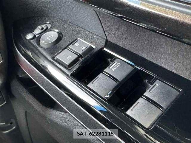 Honda N BOX CUSTOM 2017-11 8458060-27
