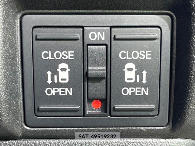 Honda N BOX CUSTOM 2024-03 8458024-4