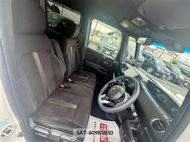 Honda N BOX CUSTOM 2017-11 8458058-21