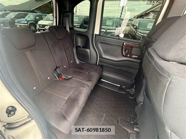 Honda N BOX CUSTOM 2017-11 8458058-23