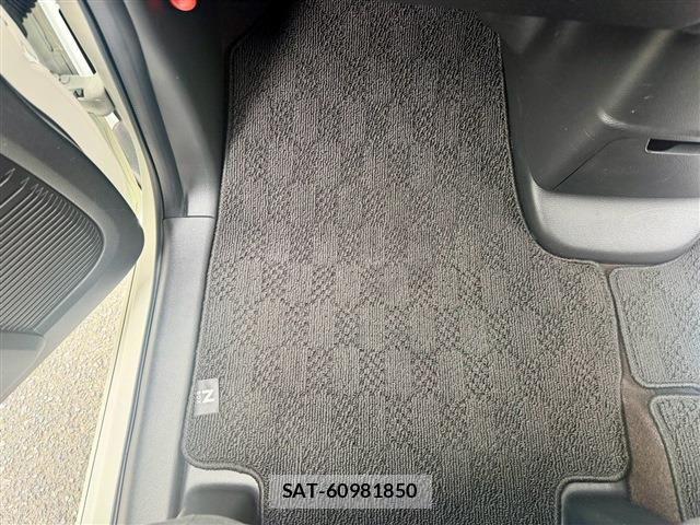 Honda N BOX CUSTOM 2017-11 8458058-28