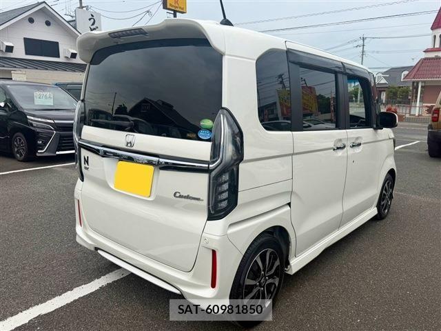 Honda N BOX CUSTOM 2017-11 8458058-2