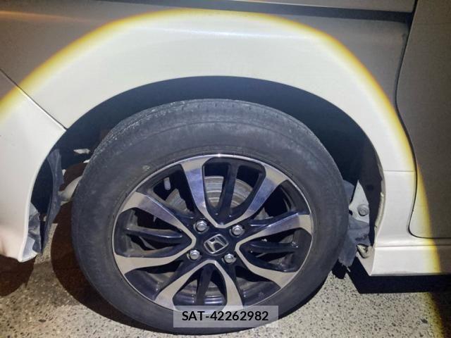 Honda N BOX CUSTOM 2018-04 8485814-9