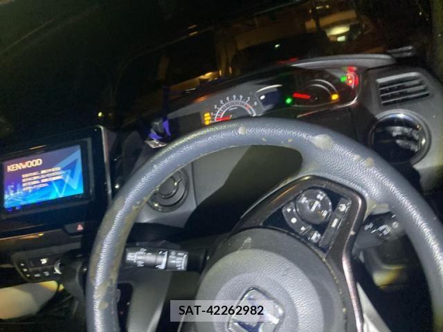 Honda N BOX CUSTOM 2018-04 8485814-17