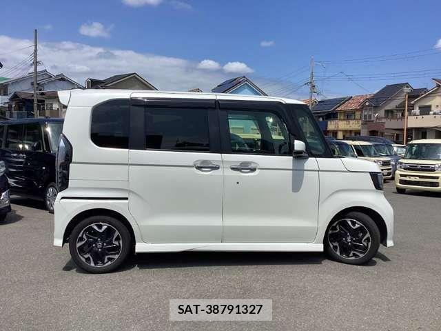Honda N BOX CUSTOM 2018-11 8485812-17