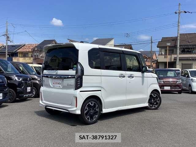 Honda N BOX CUSTOM 2018-11 8485812-18