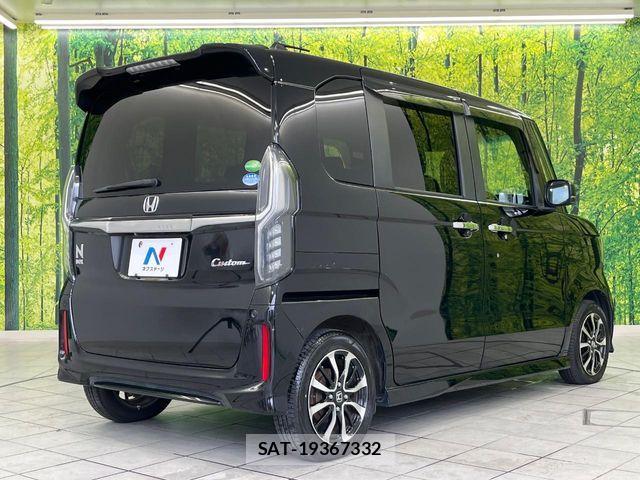 Honda N BOX CUSTOM 2019-01 8526163-16