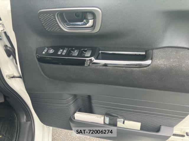 Honda N BOX CUSTOM 2023-10 8526097-10