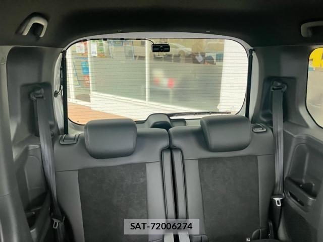 Honda N BOX CUSTOM 2023-10 8526097-18