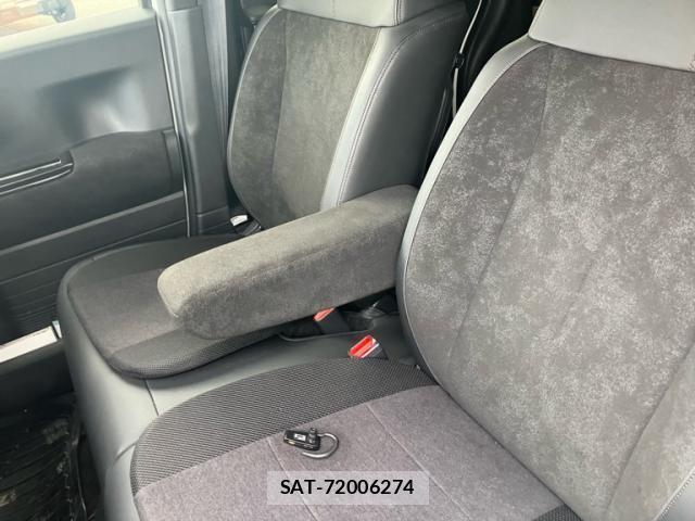 Honda N BOX CUSTOM 2023-10 8526097-8