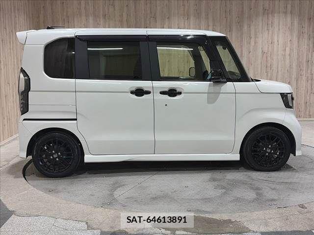 Honda N BOX CUSTOM 2022-01 8526166-17