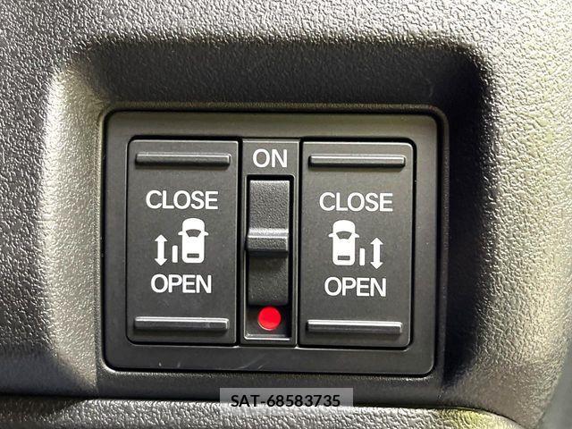 Honda N BOX CUSTOM 2023-10 8526091-2