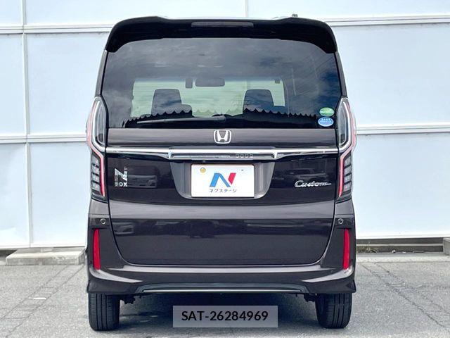 Honda N BOX CUSTOM 2018-02 8526184-14