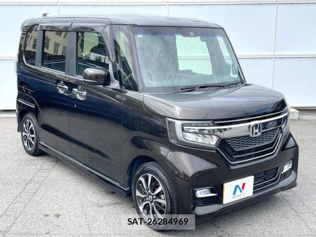 Honda N BOX CUSTOM 2018-02 8526184-15