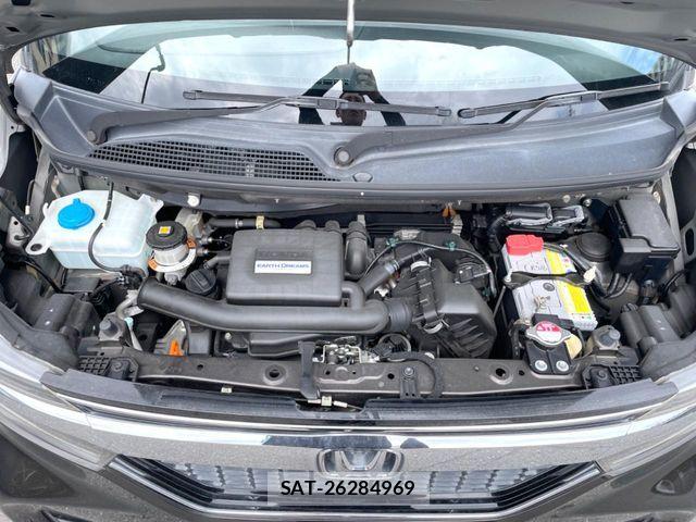 Honda N BOX CUSTOM 2018-02 8526184-18