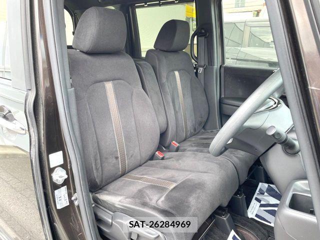 Honda N BOX CUSTOM 2018-02 8526184-7