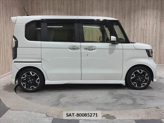 Honda N BOX CUSTOM 2019-08 8526179-18