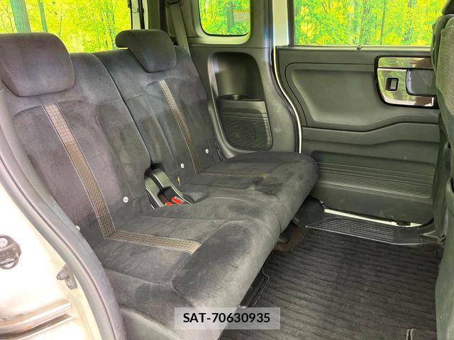 Honda N BOX CUSTOM 2018-05 8528553-10