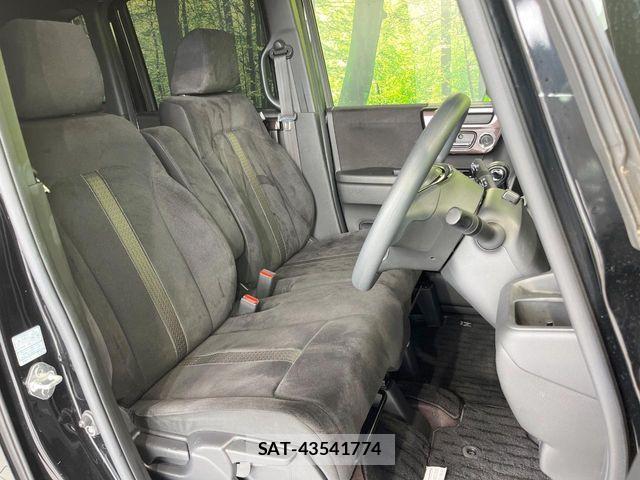 Honda N BOX CUSTOM 2018-10 8526169-10