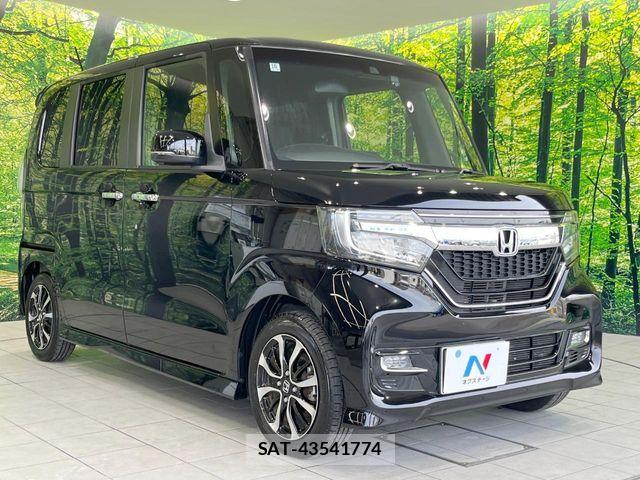 Honda N BOX CUSTOM 2018-10 8526169-15