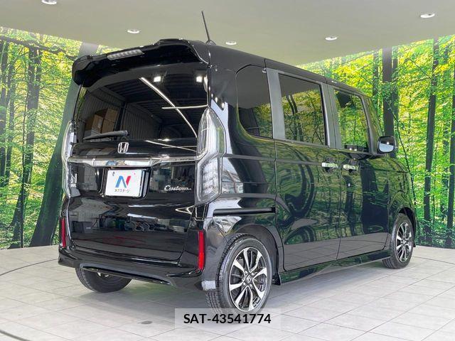 Honda N BOX CUSTOM 2018-10 8526169-16