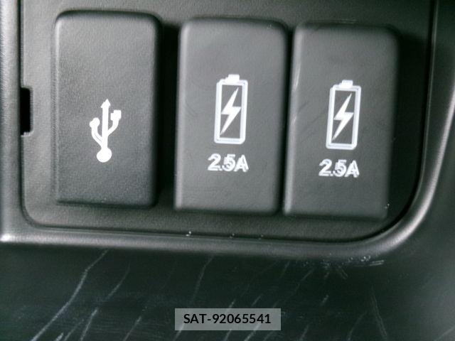 Honda N BOX CUSTOM 2023-12 8526153-16