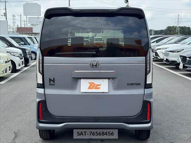 Honda N BOX CUSTOM 2024-02 8562906-13