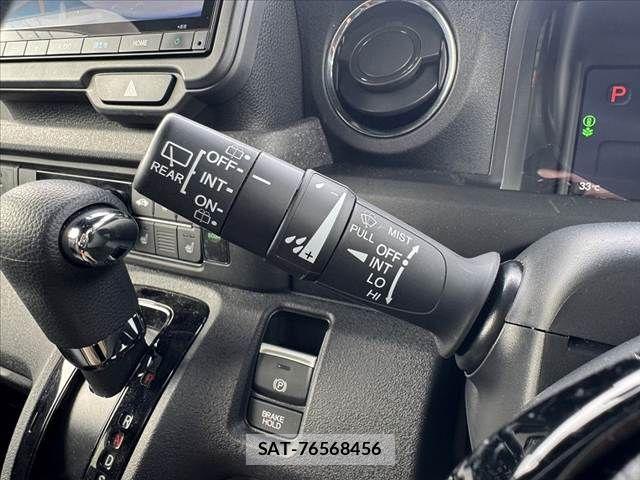 Honda N BOX CUSTOM 2024-02 8562906-28