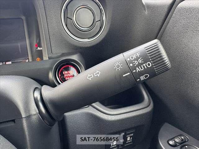 Honda N BOX CUSTOM 2024-02 8562906-29