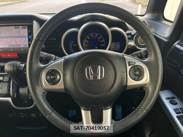 Honda N BOX CUSTOM 2017-04 8562932-11