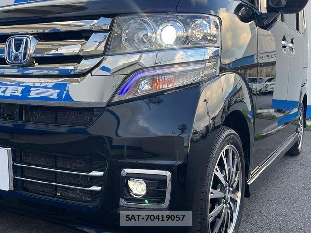 Honda N BOX CUSTOM 2017-04 8562932-12