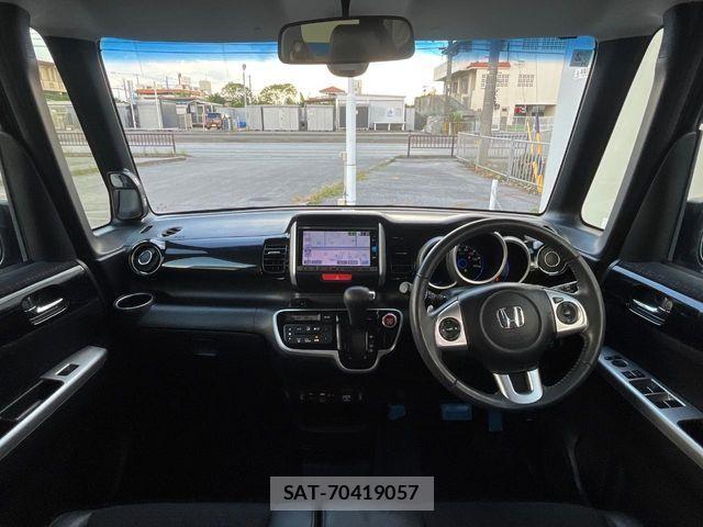 Honda N BOX CUSTOM 2017-04 8562932-1