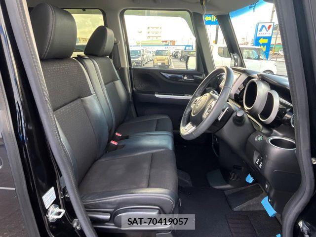 Honda N BOX CUSTOM 2017-04 8562932-8