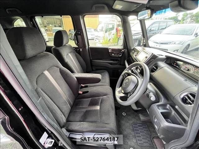 Honda N BOX CUSTOM 2018-04 8562916-11