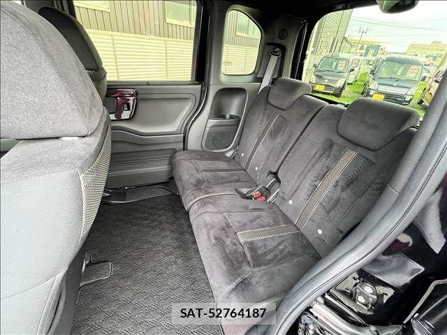Honda N BOX CUSTOM 2018-04 8562916-14