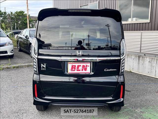 Honda N BOX CUSTOM 2018-04 8562916-3