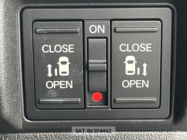 Honda N BOX CUSTOM 2024-07 8562883-3