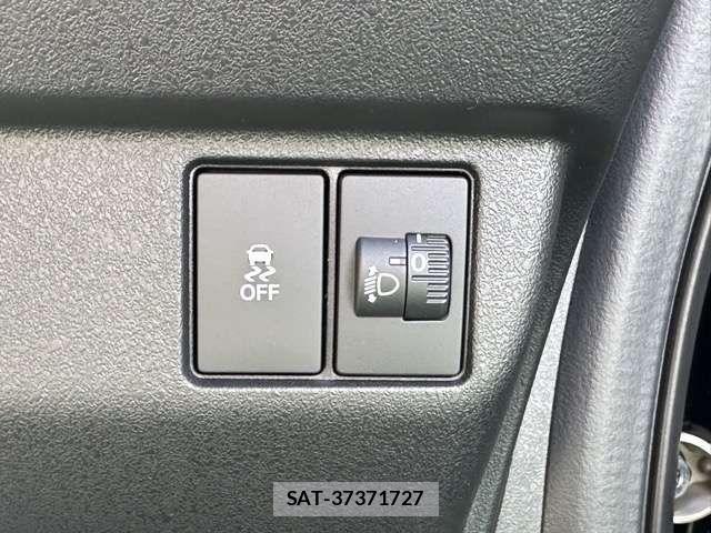 Honda N BOX CUSTOM 2026-06 8562894-17