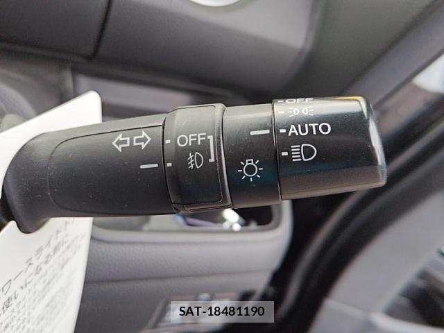 Honda N BOX CUSTOM 2019-02 8562915-15