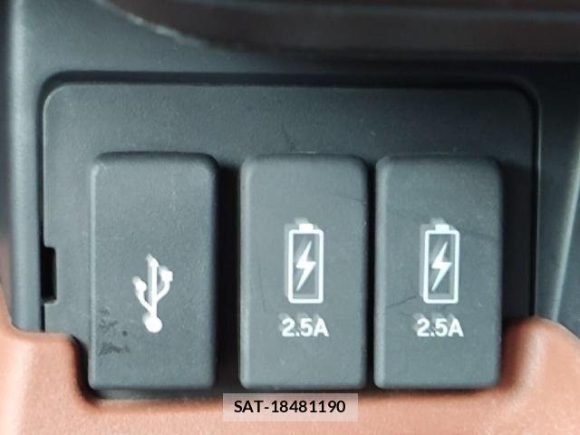 Honda N BOX CUSTOM 2019-02 8562915-19