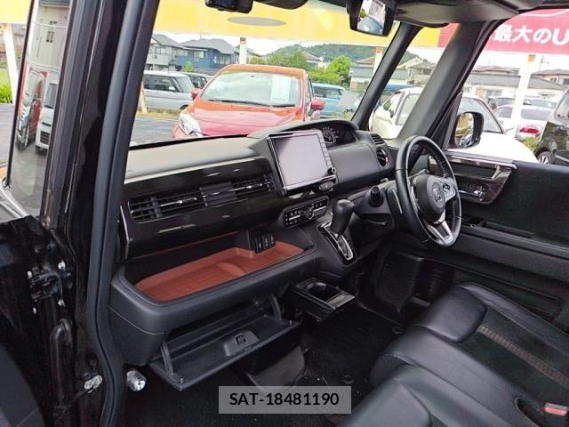 Honda N BOX CUSTOM 2019-02 8562915-21
