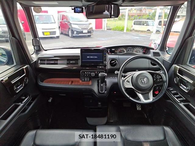 Honda N BOX CUSTOM 2019-02 8562915-2