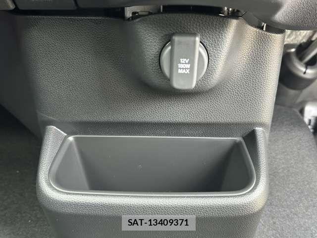 Honda N BOX CUSTOM 2026-04 8562884-18