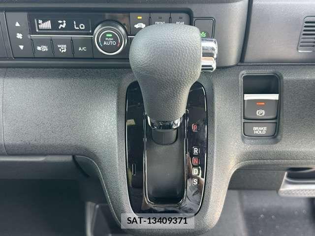 Honda N BOX CUSTOM 2026-04 8562884-19
