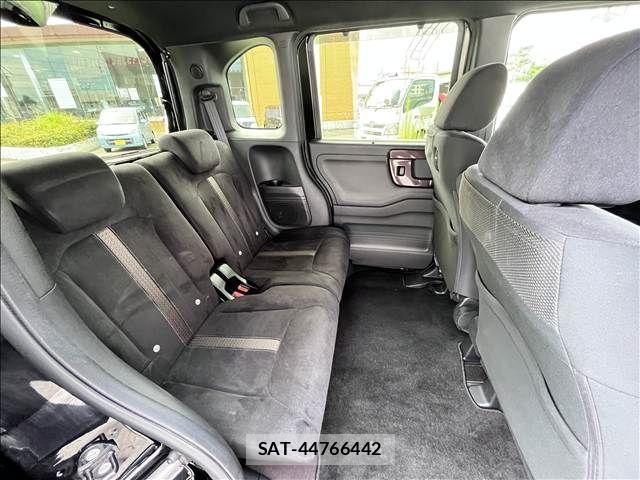 Honda N BOX CUSTOM 2019-04 8562922-12