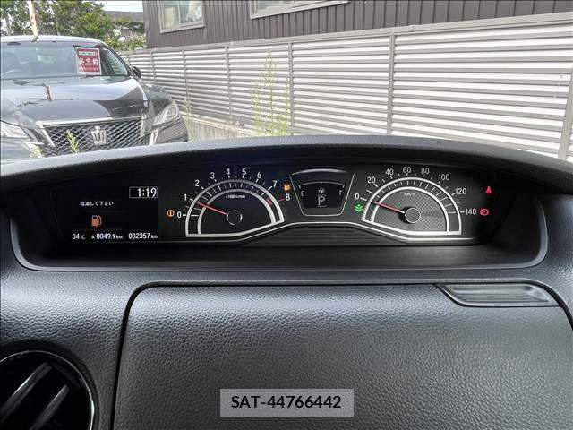 Honda N BOX CUSTOM 2019-04 8562922-23