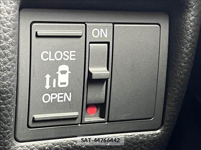 Honda N BOX CUSTOM 2019-04 8562922-25