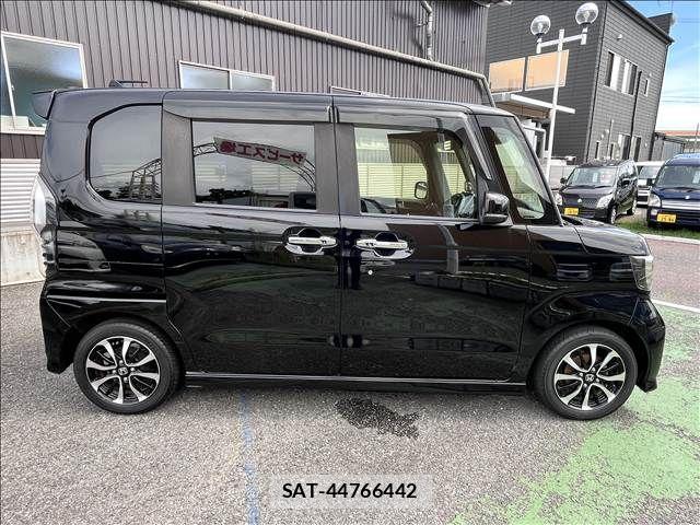Honda N BOX CUSTOM 2019-04 8562922-7