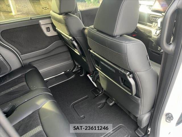 Honda N BOX CUSTOM 2022-02 8562893-12